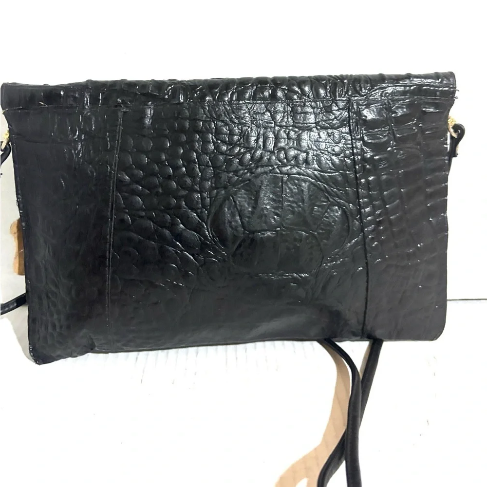 Elegant Black Crocodile-Embossed Women's Bag